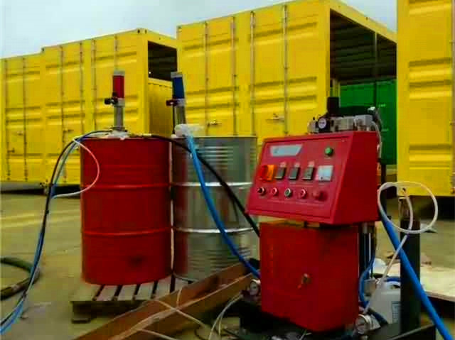 移動(dòng)箱體聚氨酯噴涂